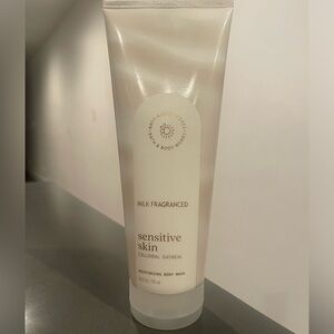 Bath and Body Works: Milk Fragranced Body Wash